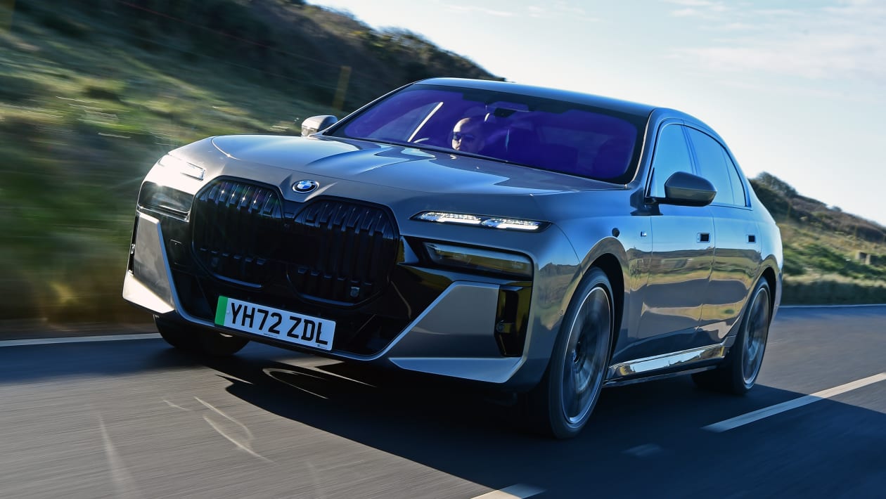 BMW i7 saloon review Carbuyer